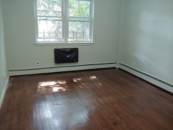 4th image of 11112 Corona Ave APT 2