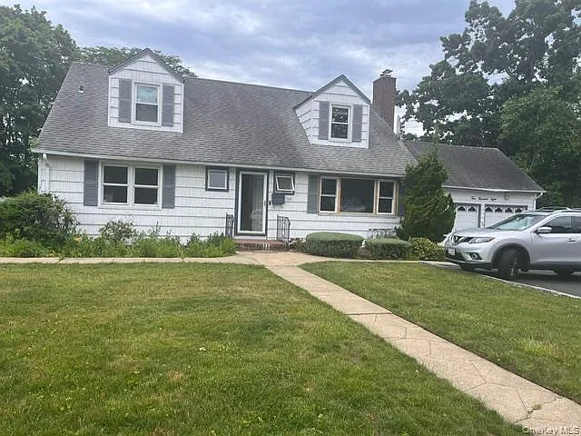 508 Secatogue Ave — Photo 1