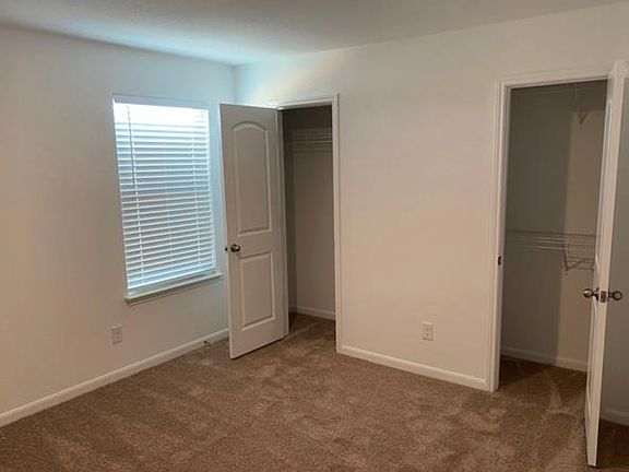 2nd image of 3955 Trail De Paris