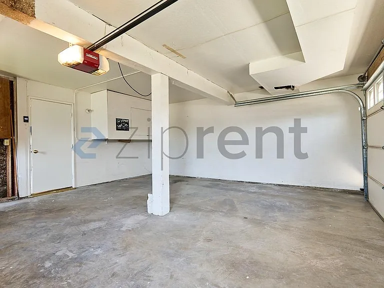 213 E Acacia St #A — Photo 15