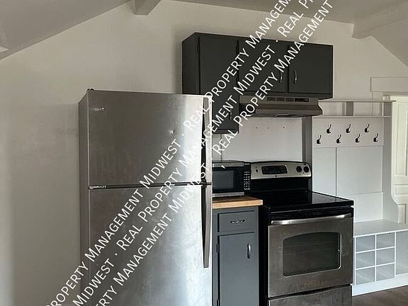 3rd image of 9 Grove Ave