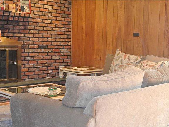 4th image of 70 Bellwood Ave