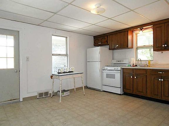 5th image of 5811-5813 Madison Ave
