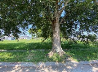 1920 Schnell Dr, Arabi, LA 70032