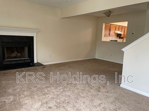 5th image of 263 Whitewater Dr