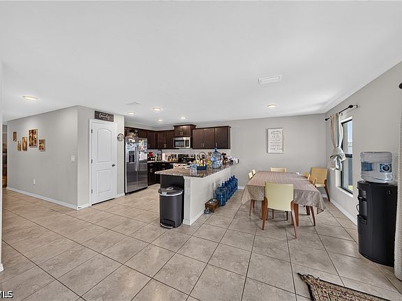5th image of 3903 NW 38th St