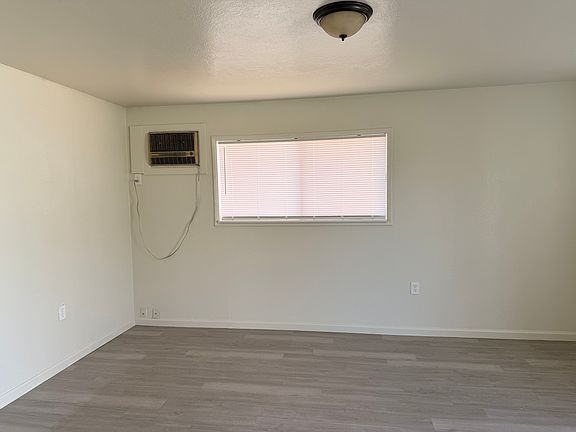 4th image of 1425 Park Ave