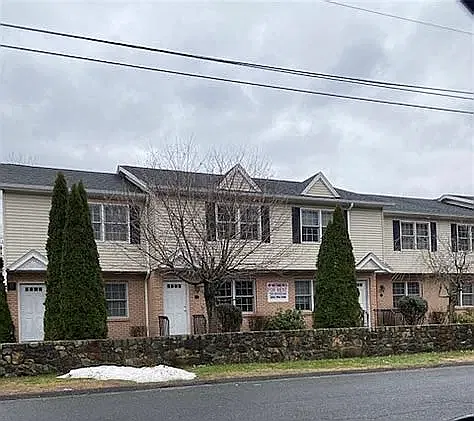 2 bed, 1.5 bath, 1000 sqft, $1,900 — Photo 1