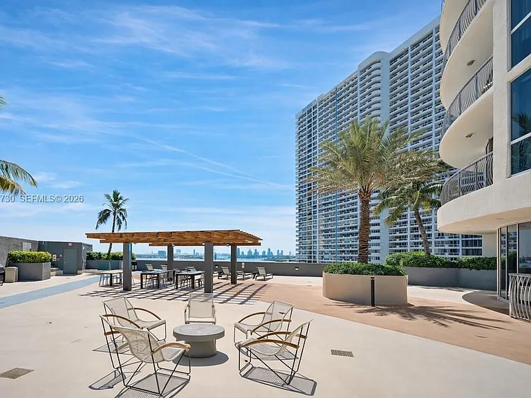 1750 N Bayshore Dr #3811 — Photo 17