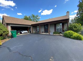 1675 Wausau Ln, Gurnee, IL 60031