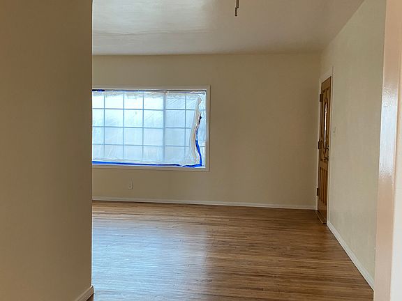 5th image of 8212 De Garmo Ave