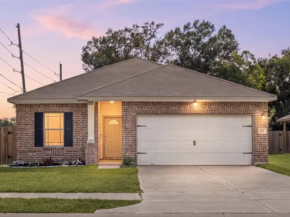 601 Burkett St, Dayton, TX 77535