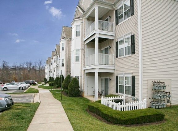 3rd image of 407 Aggies Cir #4