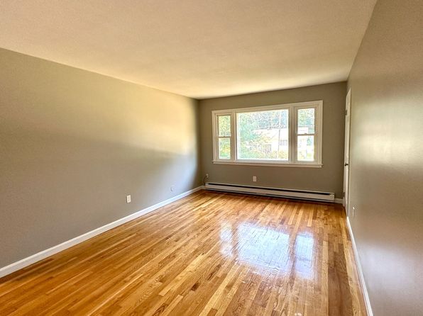 251-259 N. Washington St., 251-259 N Washington St #12, Belchertown, MA 01007