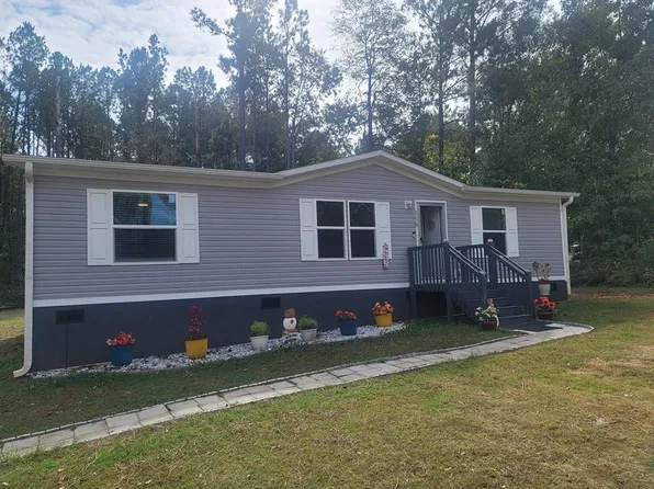 316 Calhoun Rd E, Greenwood, SC 29646