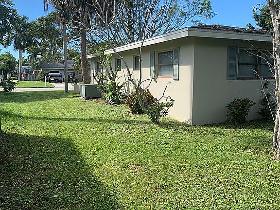 5th image of 5027 Northampton Dr