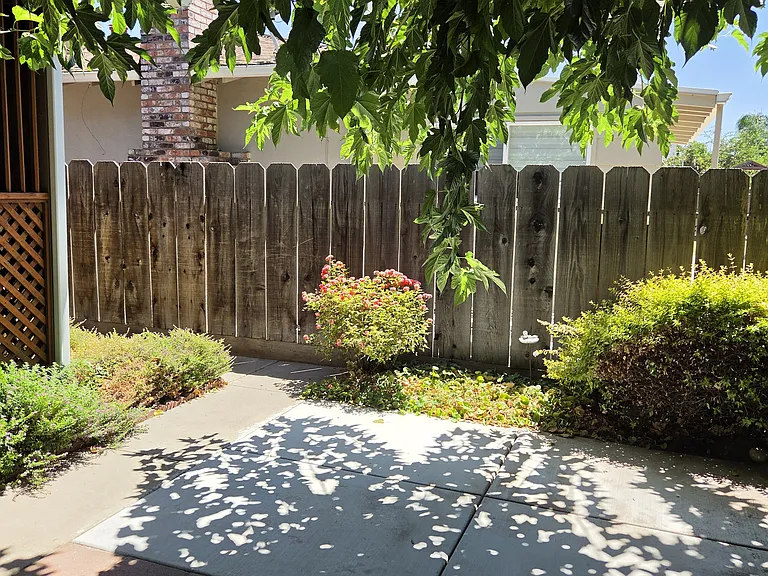 2505 Murray St — Photo 33