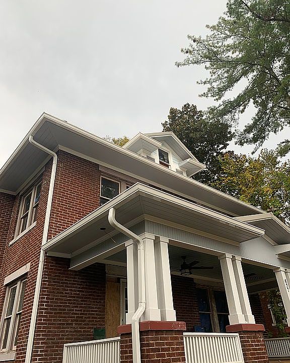 1st image of 827 W Pine St