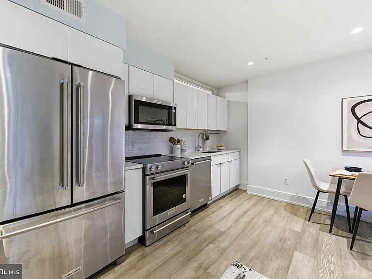 1465 Harvard St NW #B101 — Photo 6