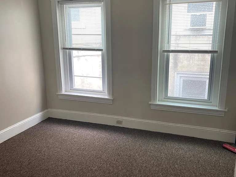 115 Pearl St — Photo 6