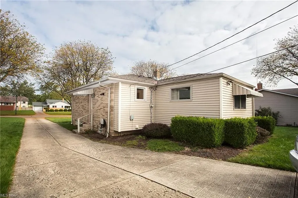 3 bed, 1250 sqft, $2,000 — Photo 2