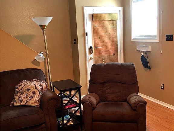2nd image of 921 Fairbanks Cir