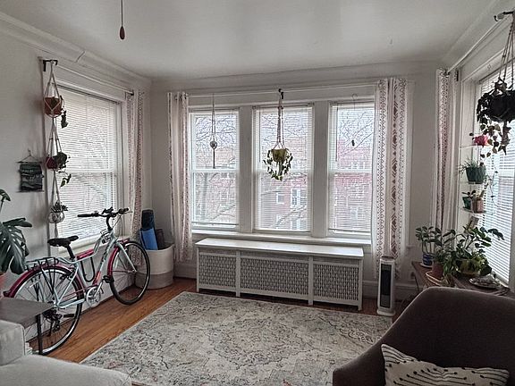 3rd image of 5007 N Winchester Ave #3