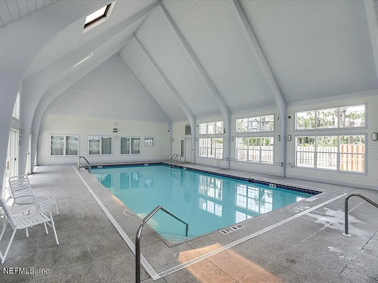 328 Village Dr #B — Photo 17