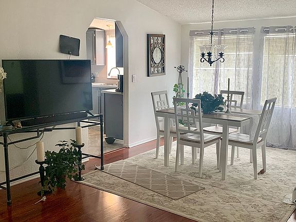 Formal Dining