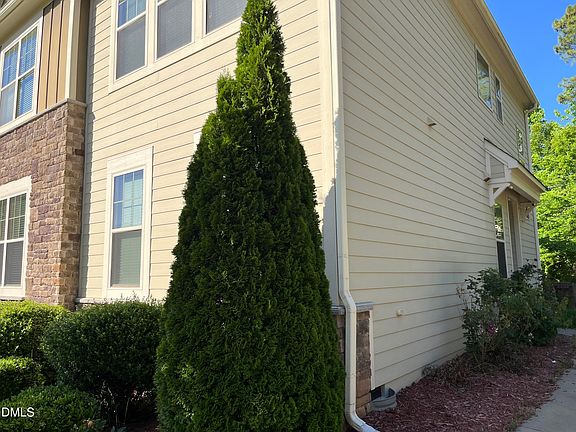5th image of 117 Winterview Pl