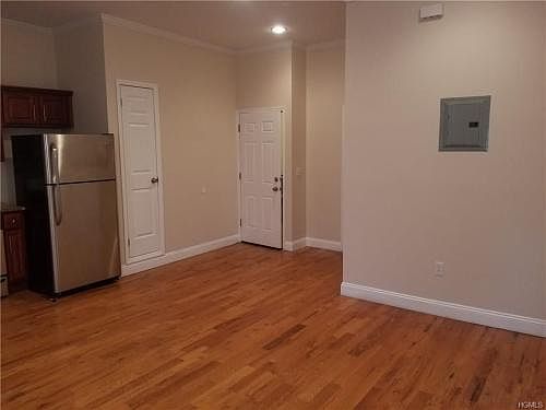 2nd image of 1309 Needham Ave APT 2R