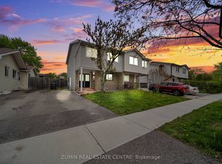 121 Carberry Cres, Brampton, ON L6V 2G2