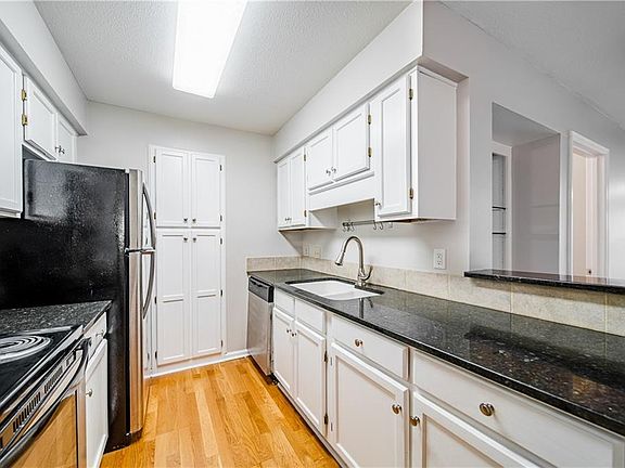 4th image of 3311 Pine Heights Dr NE