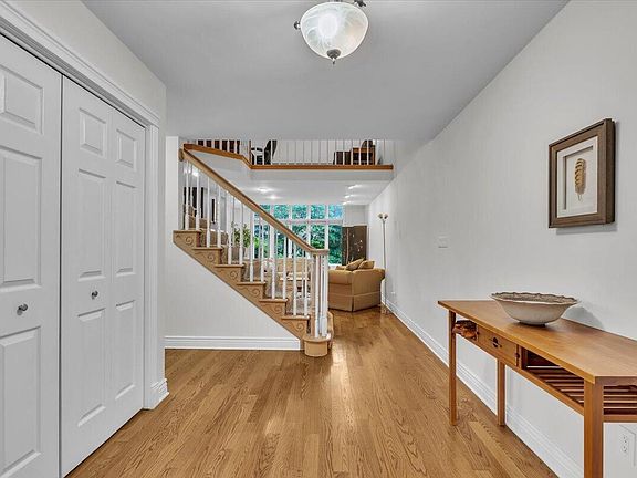 3rd image of 1004 Muirfield Ct