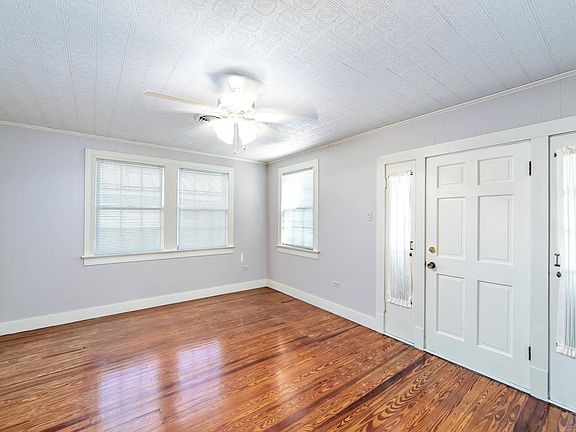 5th image of 918 Henderson St