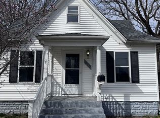210 E Washington St, Carlinville, IL 62626