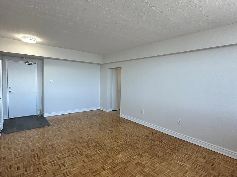 2245 Eglinton Ave E #1009 — Photo 8