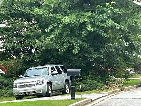 Exterior Neighborhood (street photo)