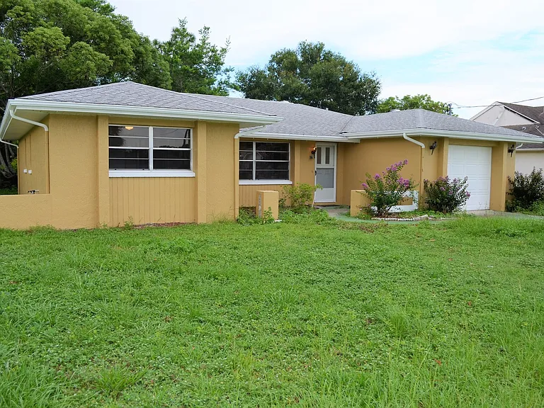 4413 Quintara St — Photo 1