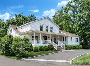 17 Oak Grove Pl, New Canaan, CT 06840
