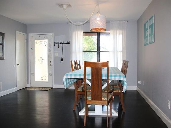 3rd image of 2227 Sparrow Ln