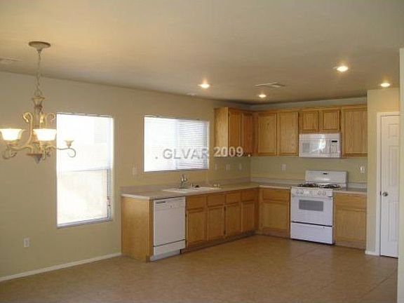3rd image of 4224 Glorious Linda Ct