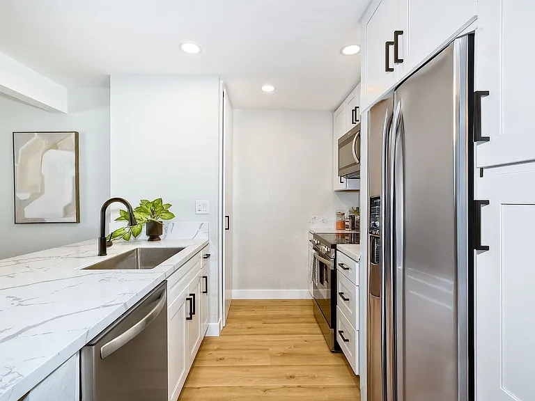 9209 Village Glen Dr #146 — Photo 5