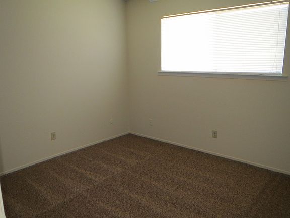 5th image of 3382 Claremont Ave