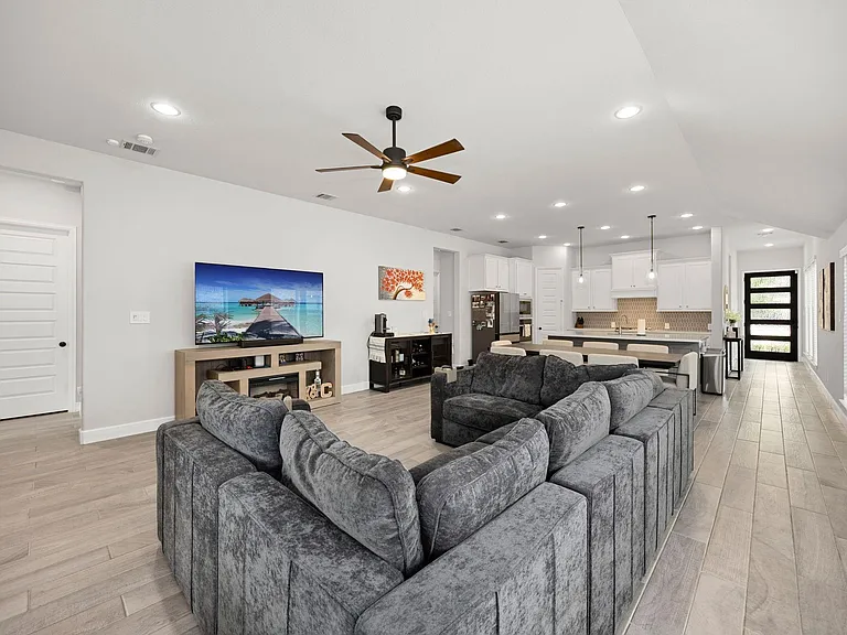 2122 Germander Ln — Photo 22