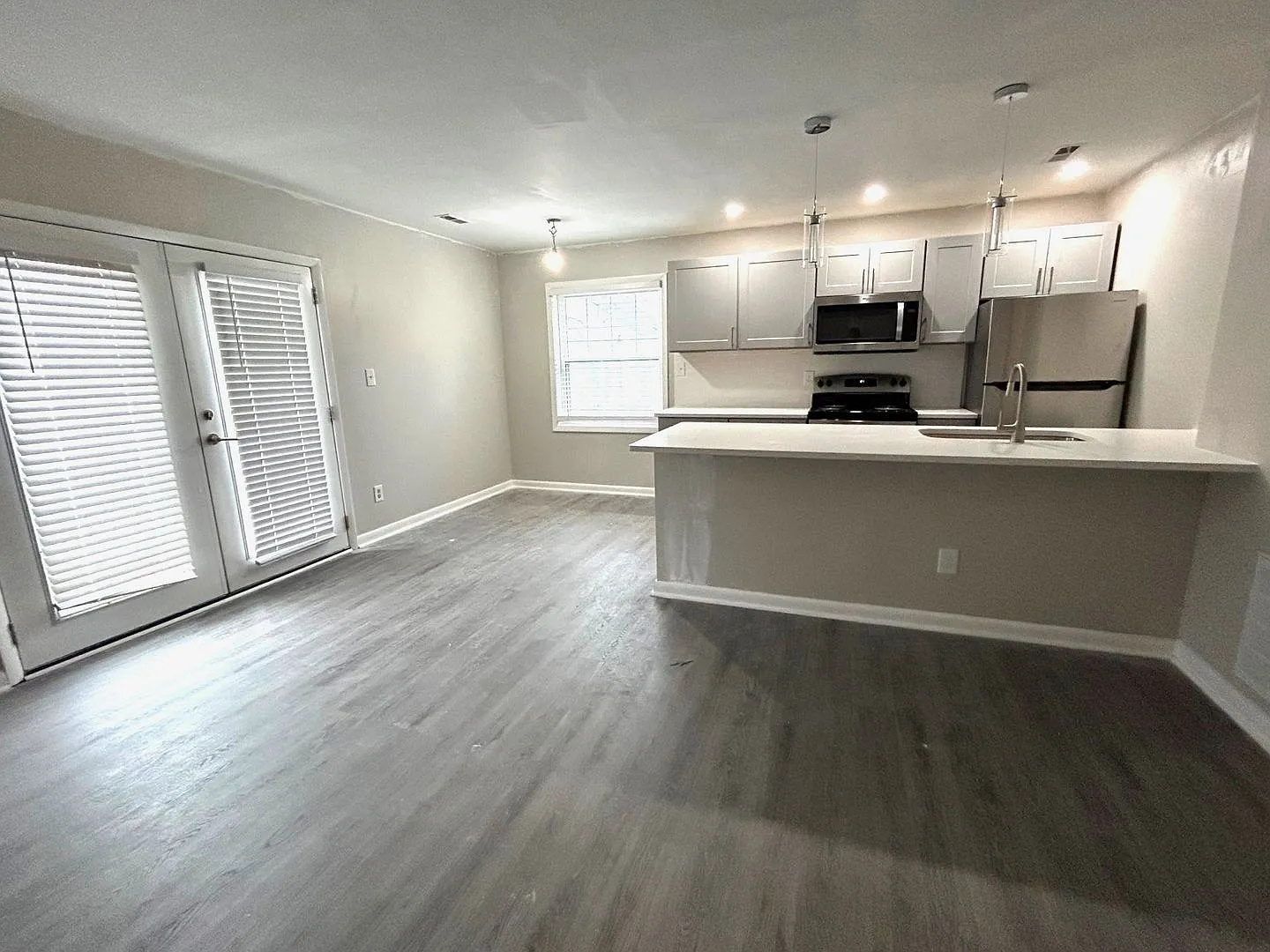 STATE102 — Photo 3