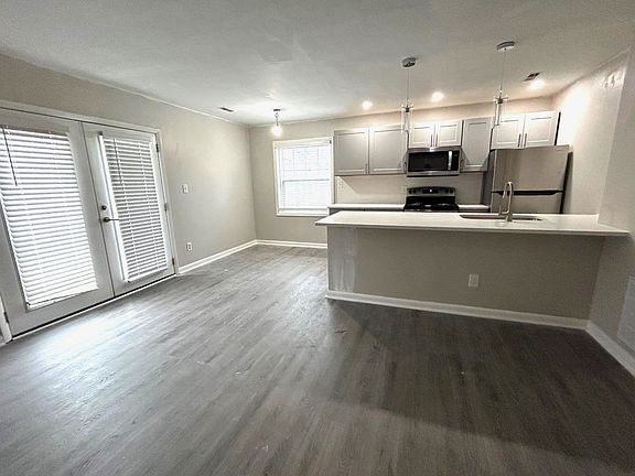 3rd image of 102 N State St APT 205