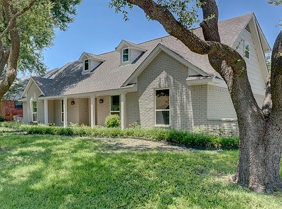 2nd image of 2201 Heather Hill Ln