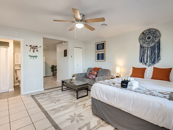 4th image of 3300 E Bellevue St #3