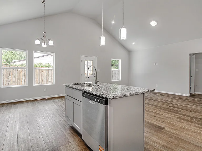 2511 Birdell St — Photo 12